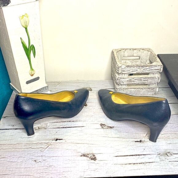 🌷Gucci 🌷Authentic Vintage Navy Blue Gold Gem Heel Leather Pumps From Italy 🇮🇹 - Picture 4 of 8